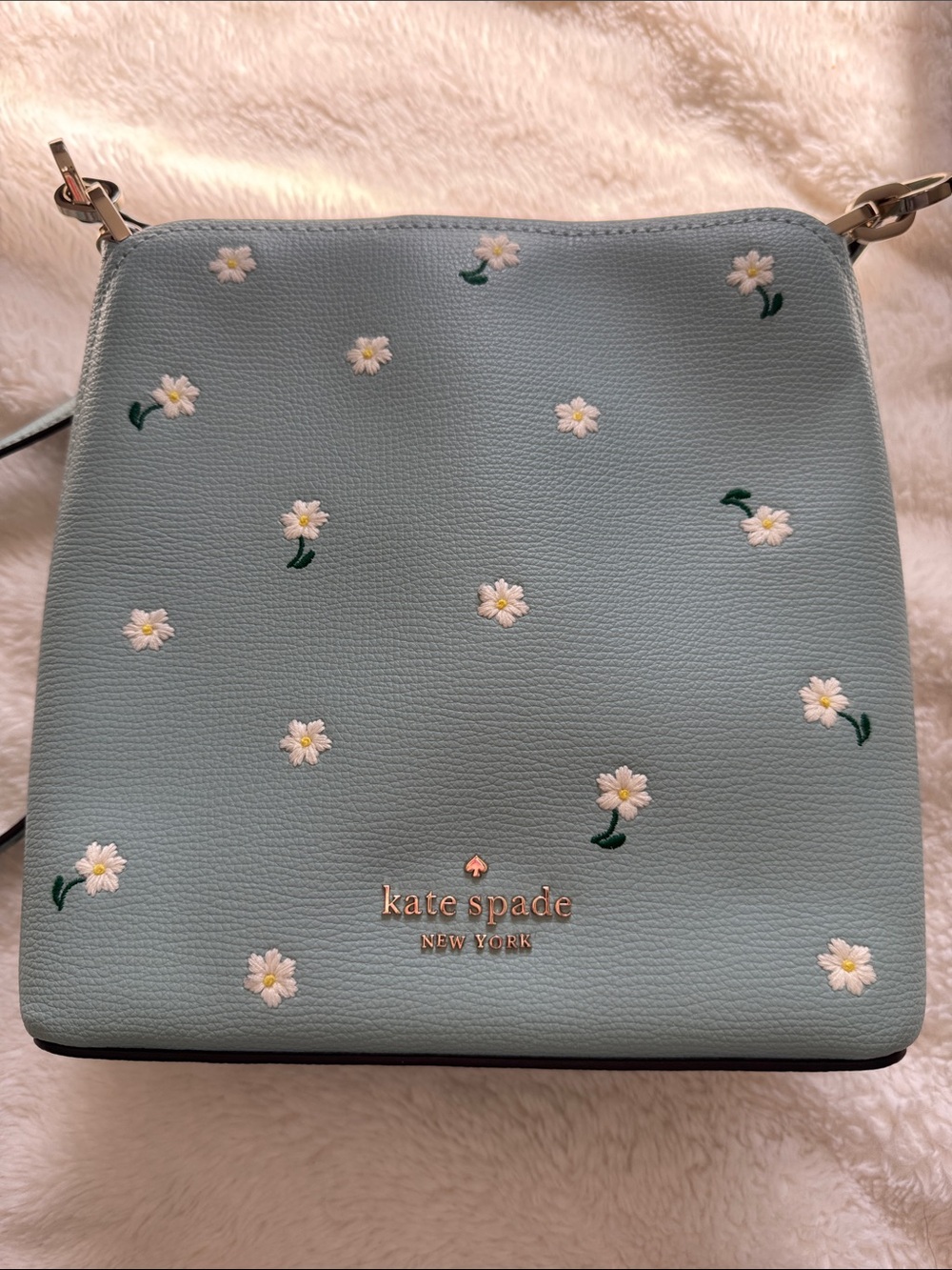 kate spade mint blue leather crossbody with daisy appliqués - Picture 3 of 8